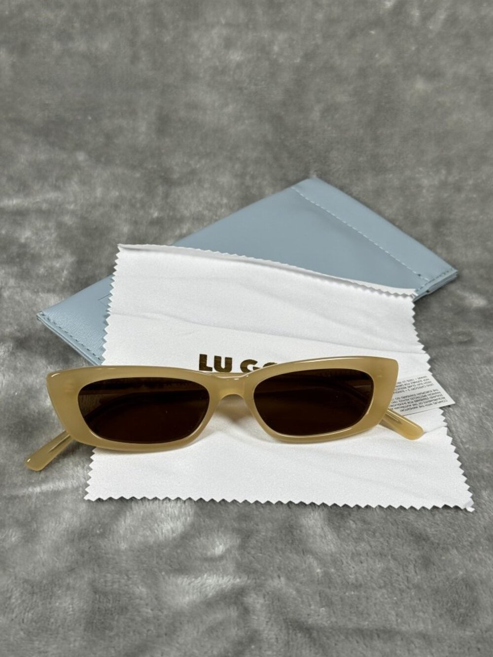 Lu Goldie Taylor Lashaf 03 Gold Rectangle Sunglasses With Case & Cleaning Cloth